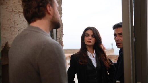 Turkish series Uzak Şehir episode 11 english subtitles